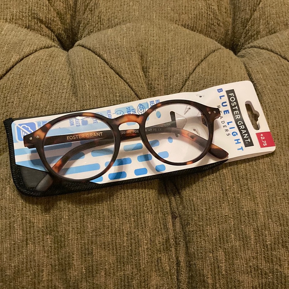 COPY - Foster Grant blue light reading glasses and coordinating case.